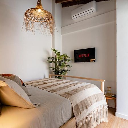 The Urban Jungle Hostel マラガ エクステリア 写真